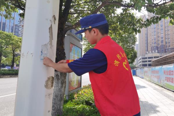 洞口县消防救援大队积极开展志愿服务活动  助力文明城市创建