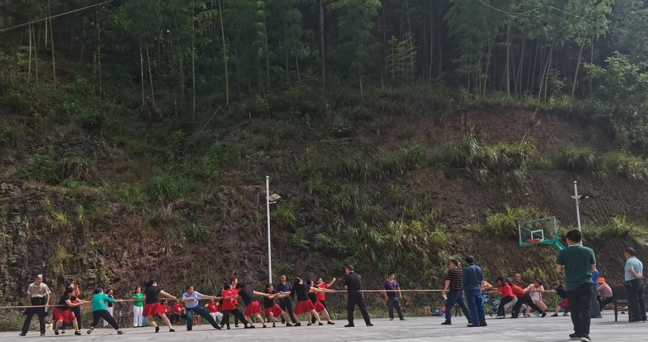 长塘瑶族乡大公村：举行“迎中秋、庆国庆”群众文艺汇演暨“民族团结进步宣传月”集中宣传活动