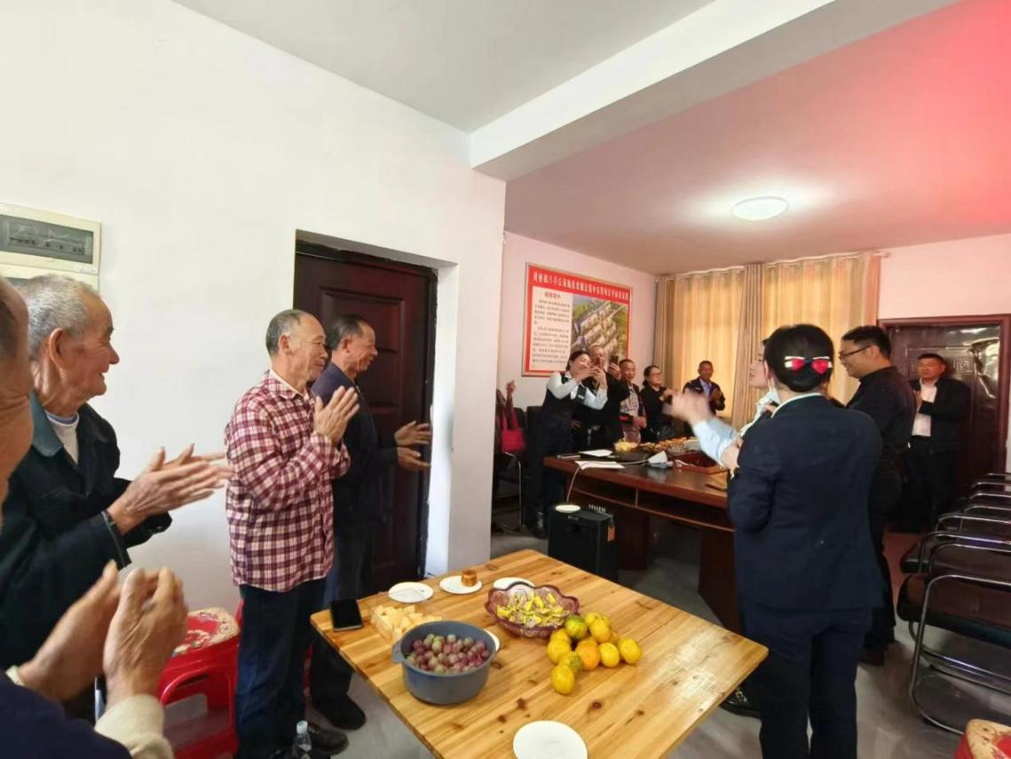 黄桥镇易地扶贫搬迁安置小区老年人欢度重阳节