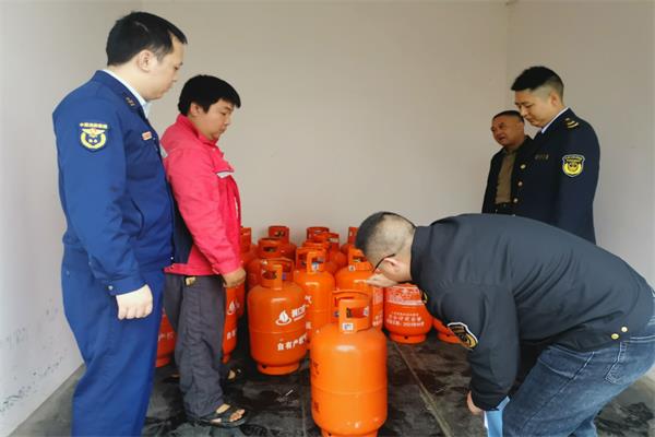 洞口县消防救援大队联合多部门持续开展燃气消防安全专项检查