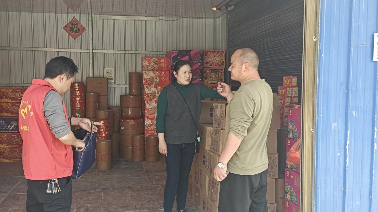 杨林镇开展“清明节”前安全生产大检查