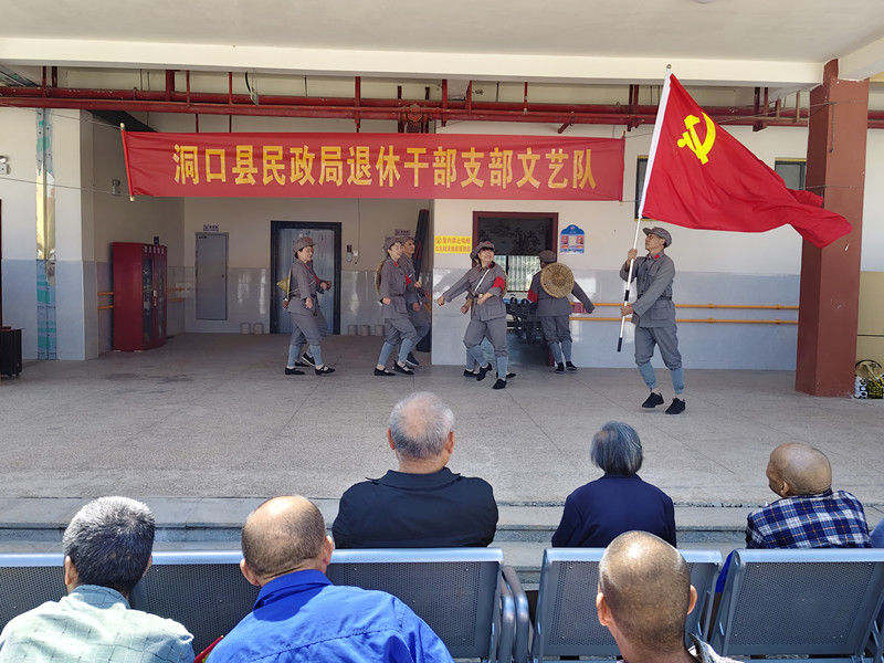 情暖敬老院 关怀润心田