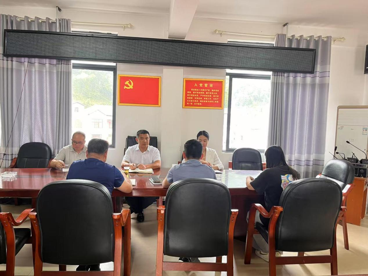 唐煜深入罗溪瑶族乡督导灾后重建工作