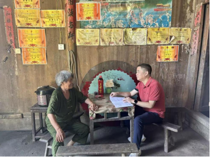 深化“三会三文”落地落细  推动乡村振兴提质增效 ——县人大常委会副主任向书宏到桐山乡调研